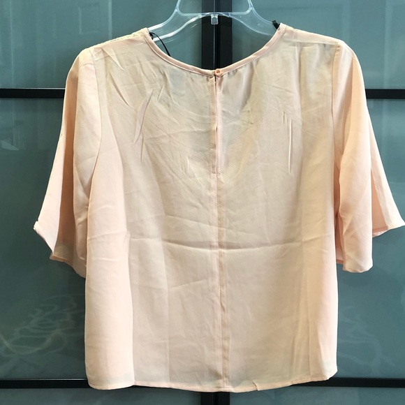 Blush blouse with lace front - Picture 2 of 3